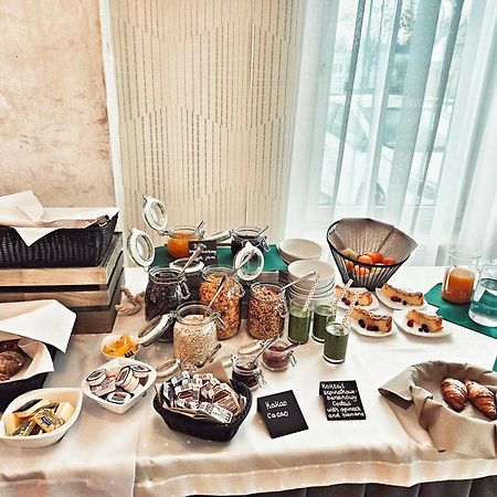 Hotel I Restauracja W Luboniu Kültér fotó