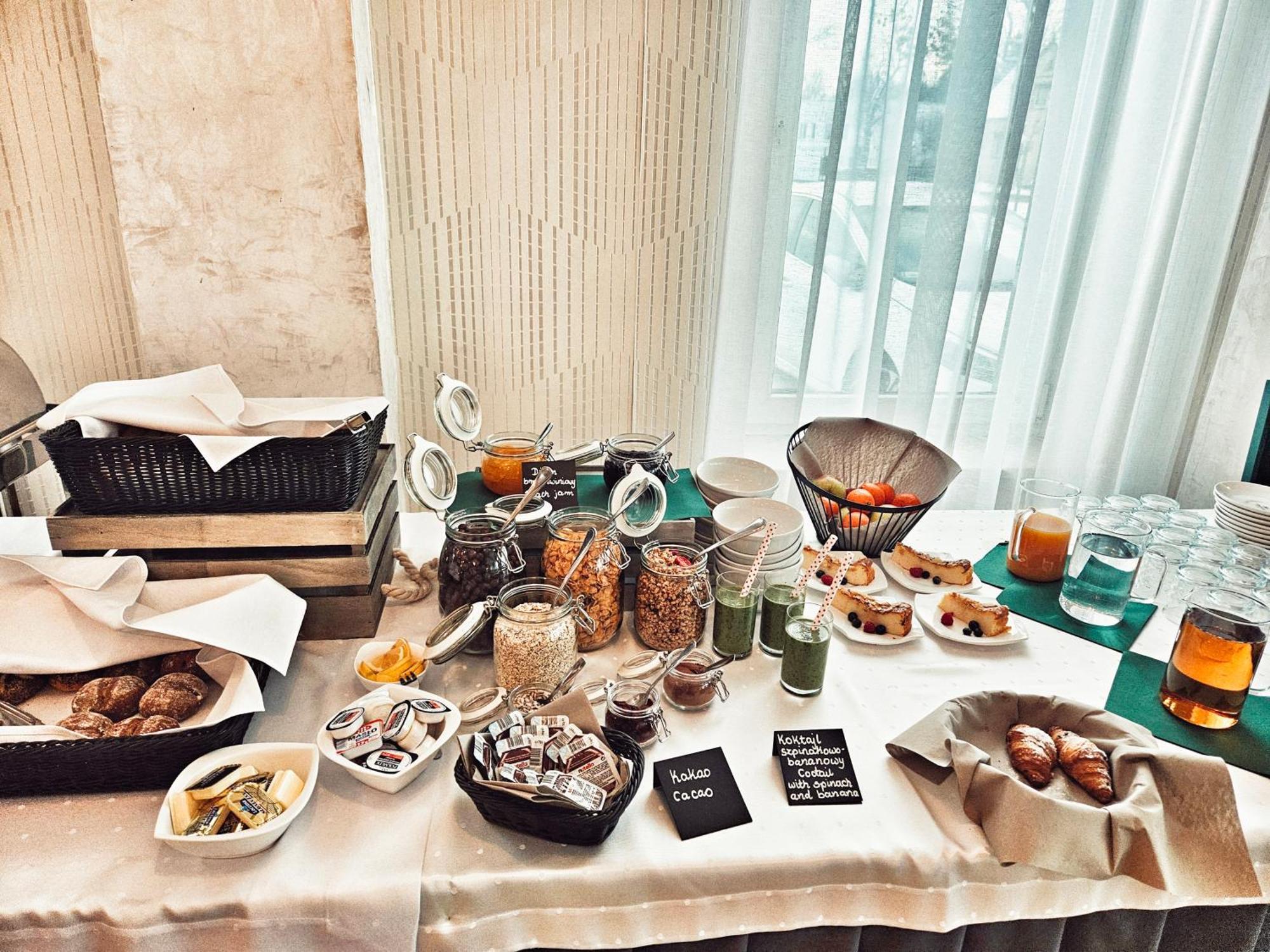 Hotel I Restauracja W Luboniu Kültér fotó